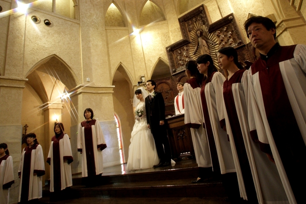 大聖堂に響き渡る聖歌隊の歌声 ブログ 公式 豊橋市の結婚式場 マリエール豊橋 大聖堂に響き渡る聖歌隊の歌声 ブログ 公式 豊橋市の結婚式場 マリエール豊橋
